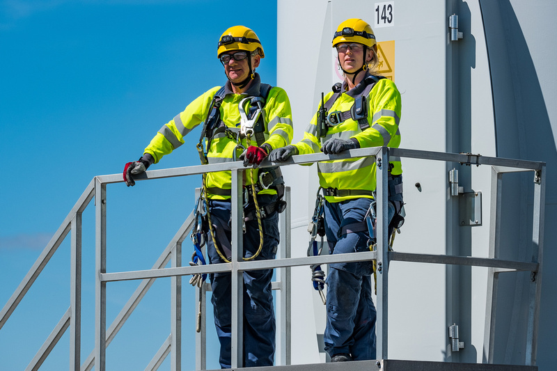 SSE Engineers on turbine
