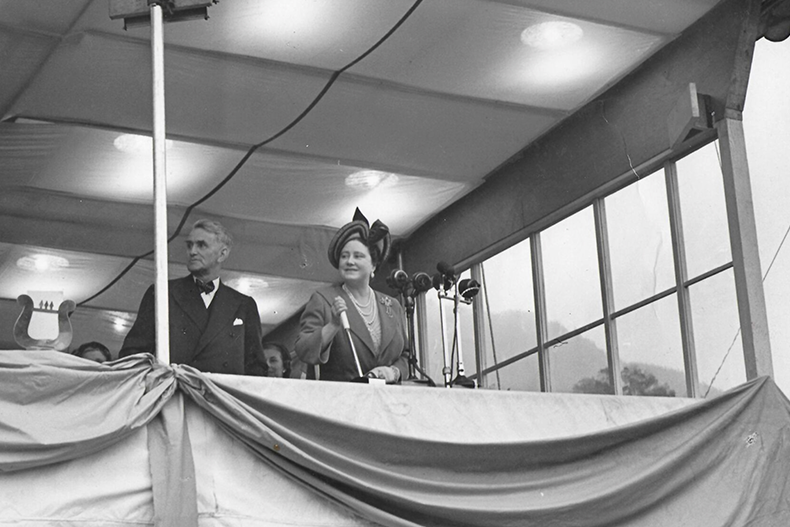 Queen Elizabeth 3 (1)